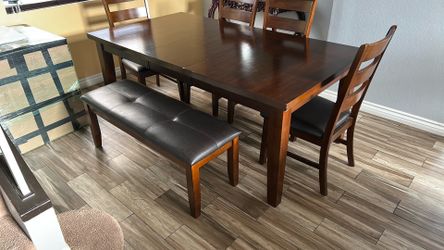 Dining set