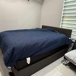 QUEEN BED AND FRAME, Living room set