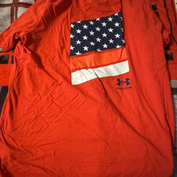 Men’s Under Armour XXL Shirt