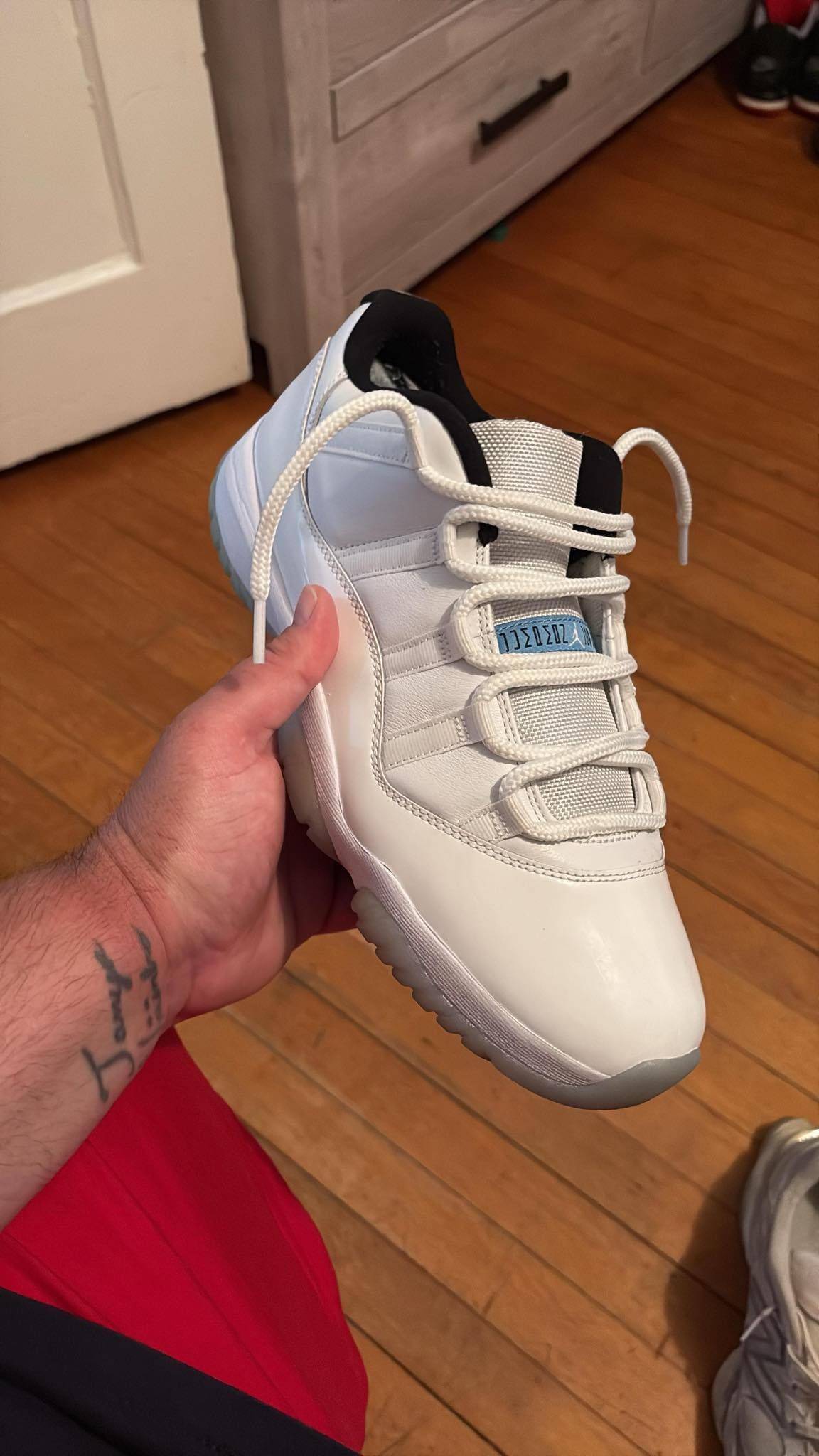 Jordan 11 Legend Blue