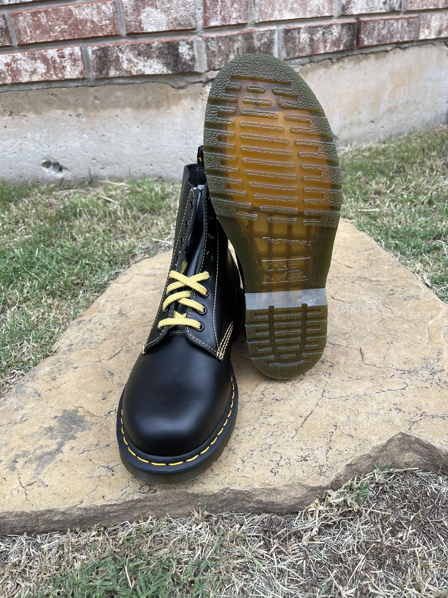 Doc Martens 1460 Pascal Black Leather Boots Women’s Size 9/ Men’s Size 8