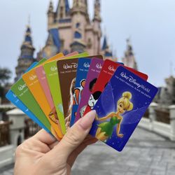 DISNEYLAND PARK HOPPER TICKET!! 