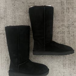 New! Women’s UGG Classic Tall ll Boot Size 8