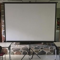 120 Inch Projector Screen 4:3  With Tripod. Easy Setup. Portable With Bag.  8 Feet Wide