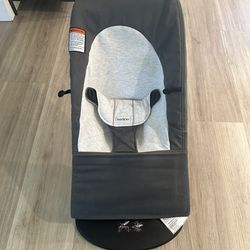 Baby bjorn bouncer
