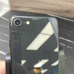 iPhone SE 2020 64gb Unlocked ID: 44508-1 