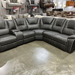 Power Reclining Sectional 