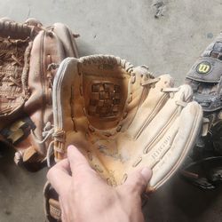 Baseball Gloves 