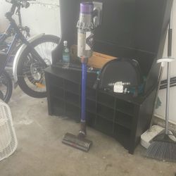 Dyson Torque Drive Vacuum With Charger 