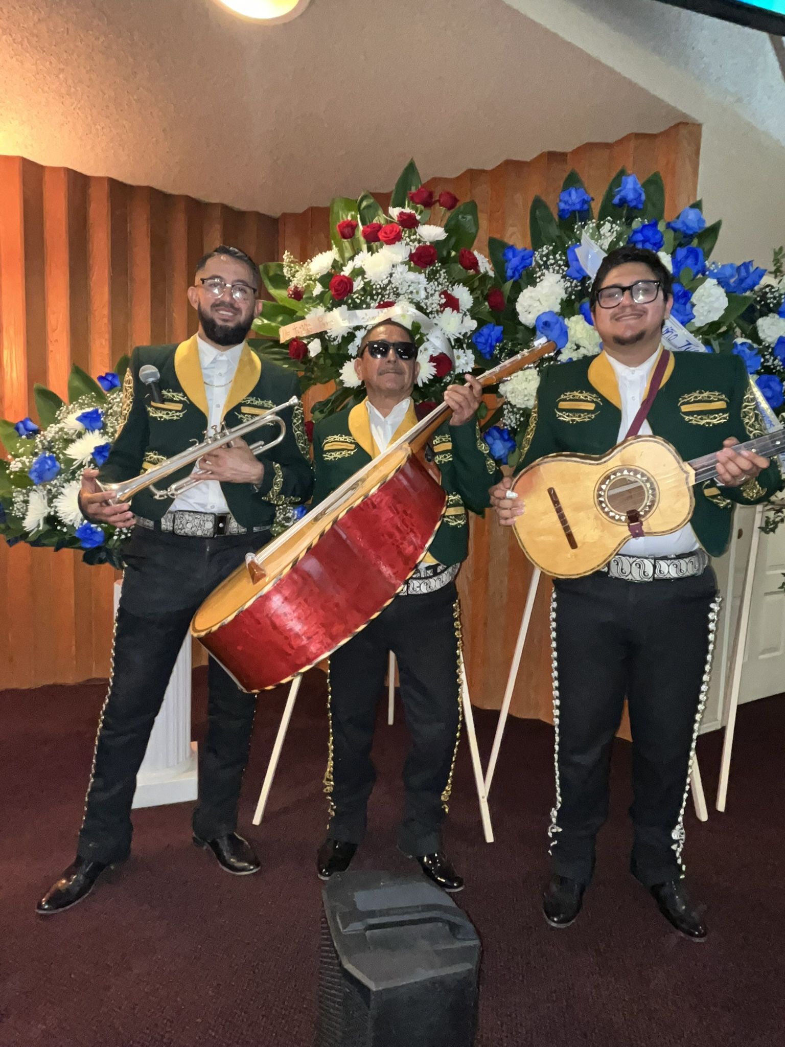 Mariachi Trumpet violin Guitar Guitarron