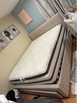 Cama con todo y colchon queen size