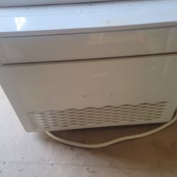 TOSOT 12,000 BTU Window Air Conditioner - Energy Star, Modern Design, and Temperature-Sensing Remote