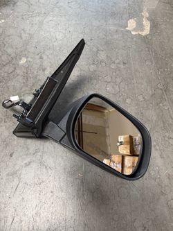 Mirror Passenger Right Side for Toyota Highlander 01-07