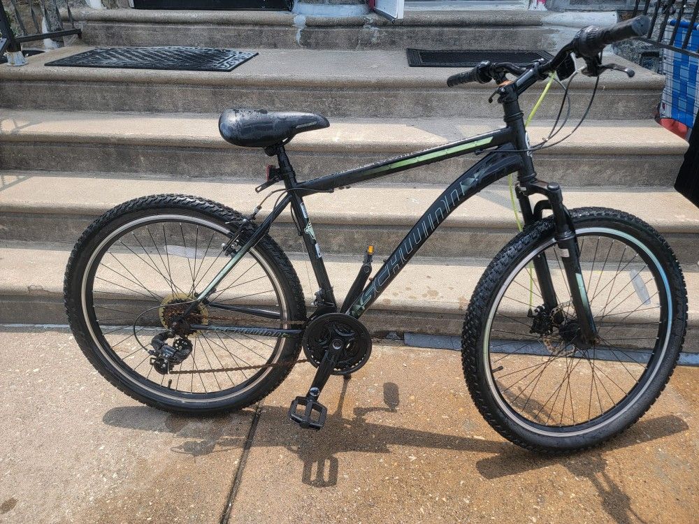 26 " Inches Schwinn Bike For Adults And Young