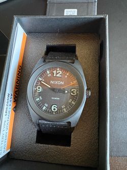 Nixon Clutch 42 watch