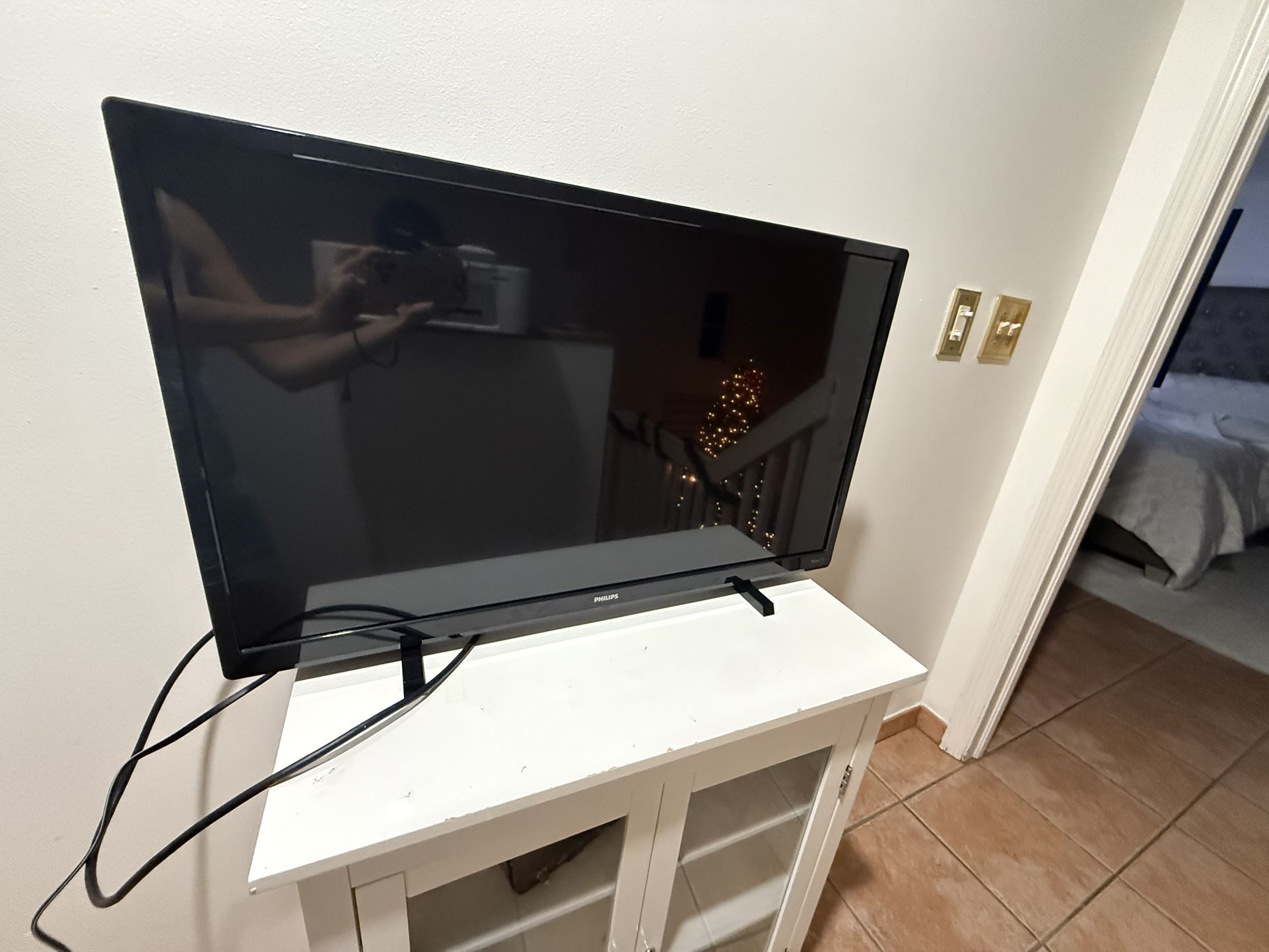 Philip Flat Screen TV (32 Inches )
