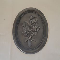 Vtg Wall Decor Metal 'HELIANTHUS' SIZE 8.75"X6.75"