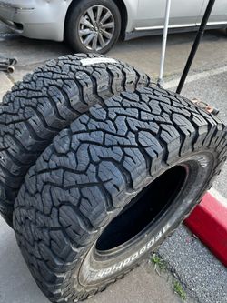 2 SEMI NEW LT 28570R17 BFGoodrich KO 3 All Terrain tire for $300 installed and balance.  285/70/17  285/70/R17 285 70 R 17 285 70 17 28570R17  Tread l