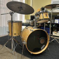 Yamaha Stage Custom Mix Drum Set with an 18 inch bass drum