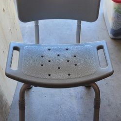 Showe Chair Xtra Wide With Handles Adjustable 