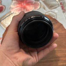 Canon Lens EF 85mm 1.1.2 USM Canon Lens made On Japan 72 mm
