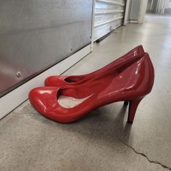 Red Pump Heels 👠Never Worn 