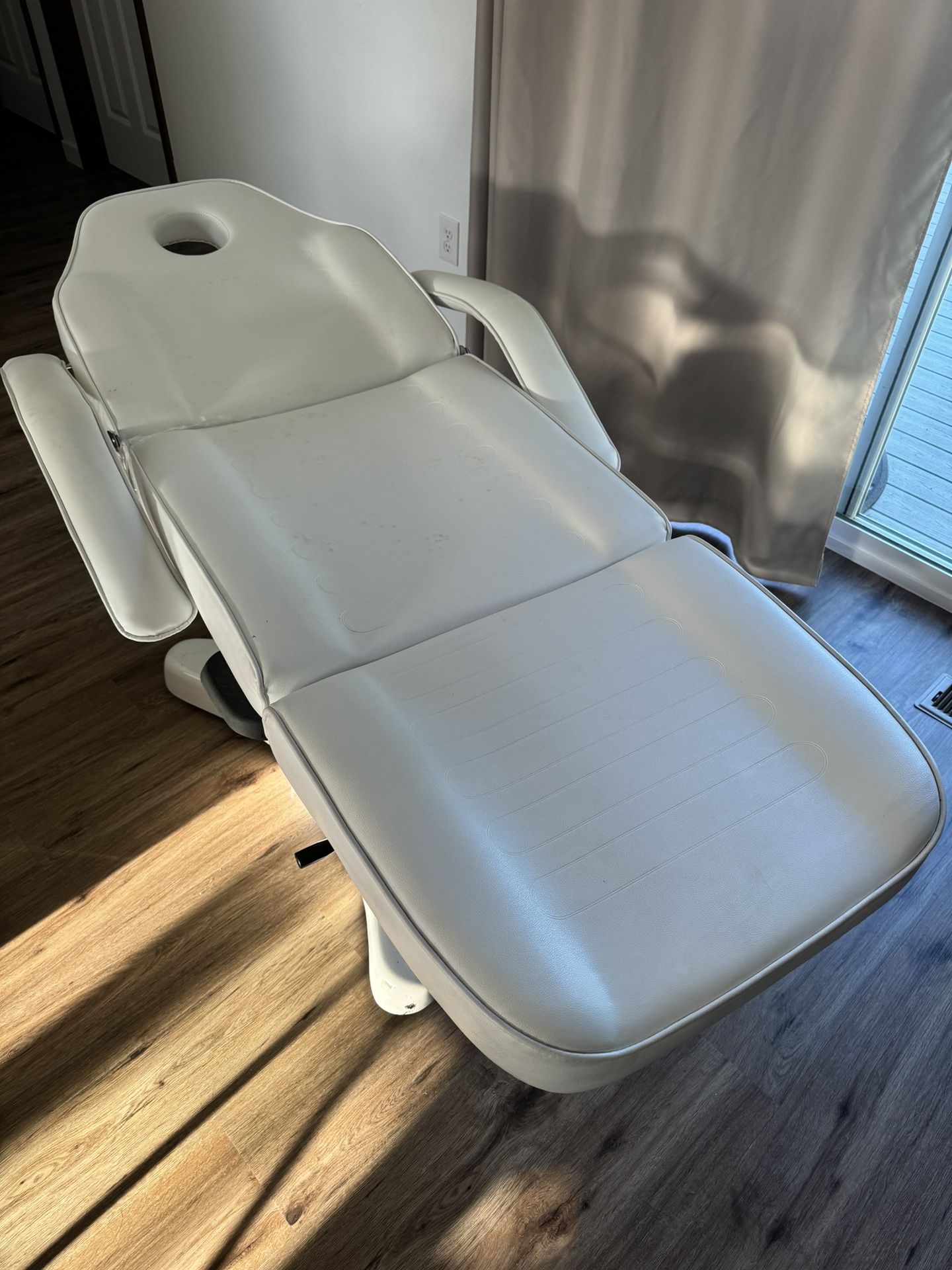 Massage Therapy Chair/Aesthetician chair