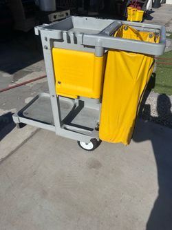 Rubbermaid cleaning janitorial cart