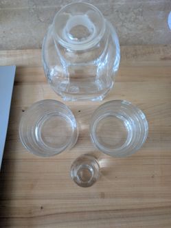Beverage decanter and glases