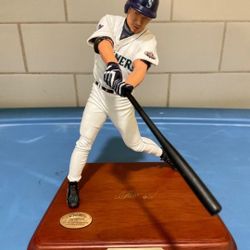 Danbury Mint  -  Seattle Mariners  Ichiro  in the Original Box 