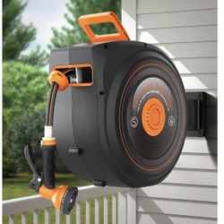 1/2 in x 100 ft Retractable Garden Hose Reel