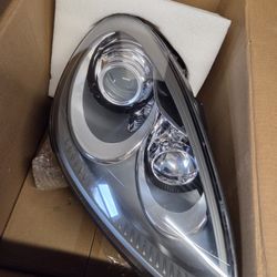 Porsche 2013 Cayenne HEADLIGHTS 