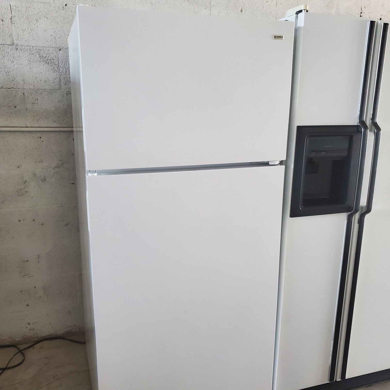 Refrigerator 28inch perfect condition