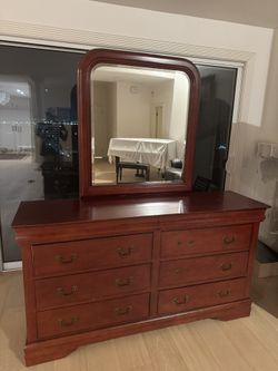 Brown oak Dresser With Mirror 