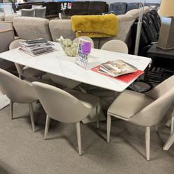 Perfect Dining Set! $1,099! Easy Financing! 😍🎉🫶🏻