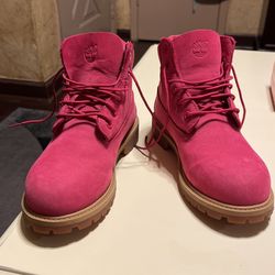 Timberline Boots Size 2.5