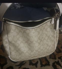 COACH PURSE STILL new
