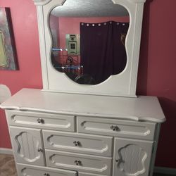 White Dresser Set
