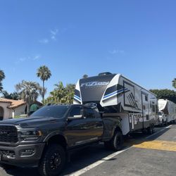 2022 Keystone Fuzion 373 Toy Hauler 