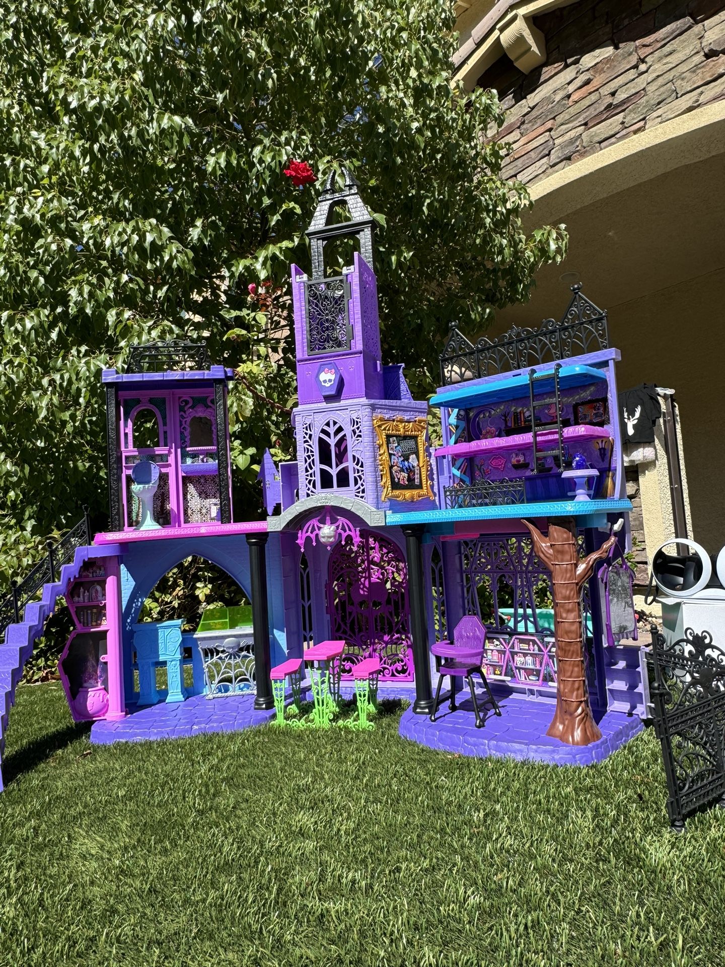 Monster High Doll House With Furniture Like New 