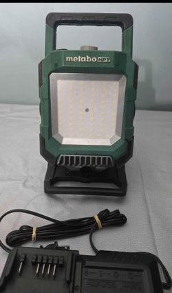 Metabo HPT 18V 4000 Lumenes MultiVolt Work Light and charger and battery