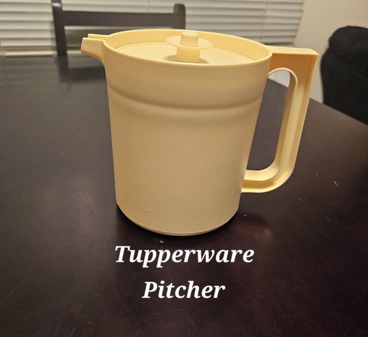 Tupperware 2 Qt. Pitcher Yellow