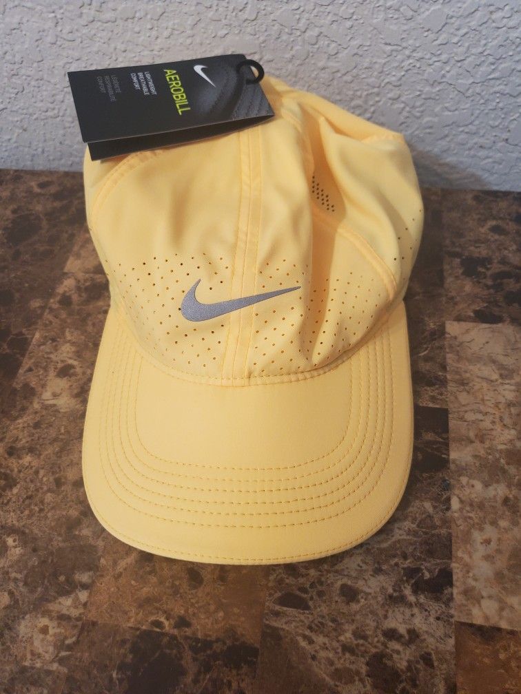Nike Dri Fit Aerobill Featherlight Yellow Reflective Running Hat DC3598-848