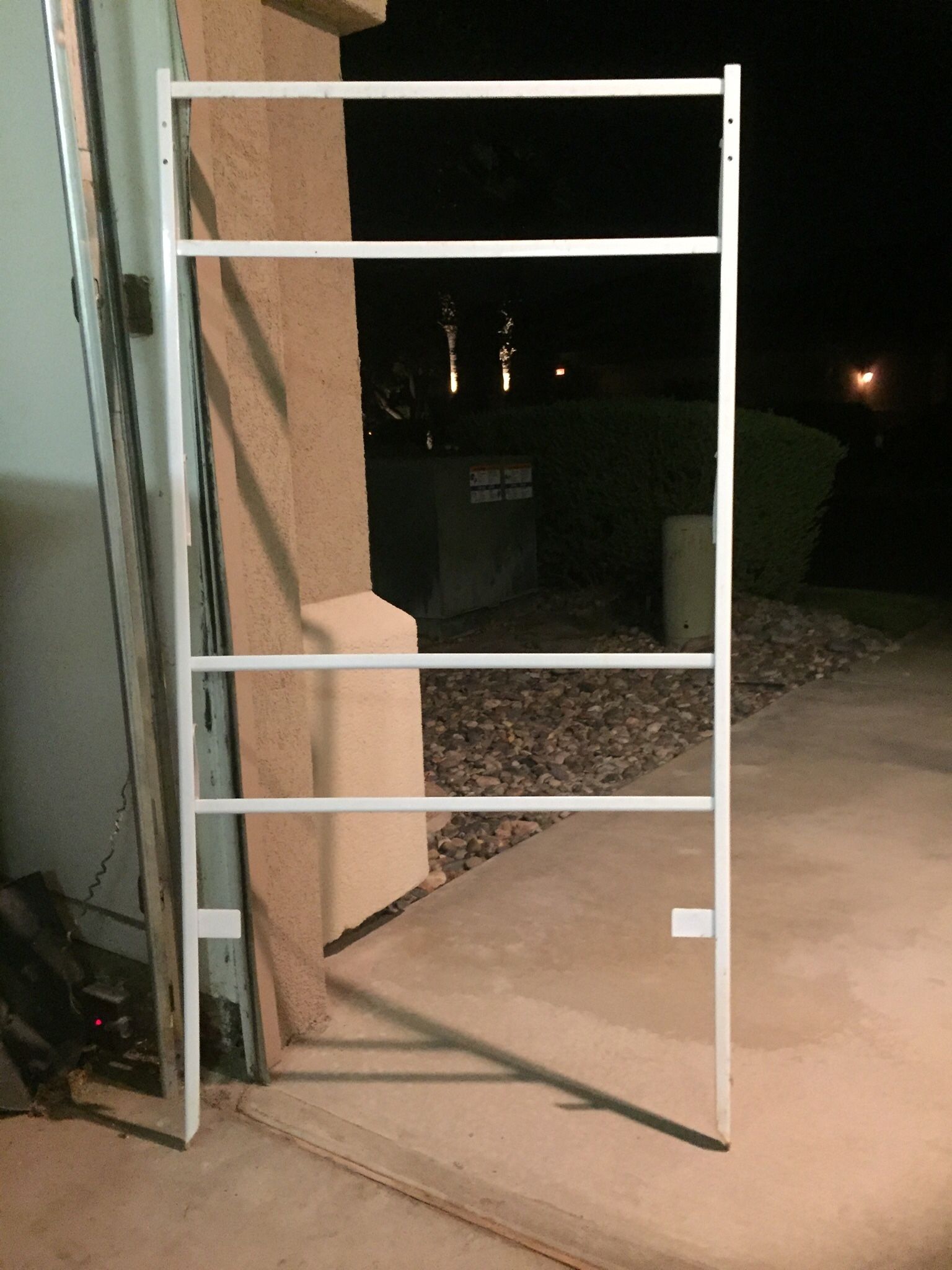 Real Estate Free Standing Bracket - High Quality, Very Sturdy Metal, Perfect Condition