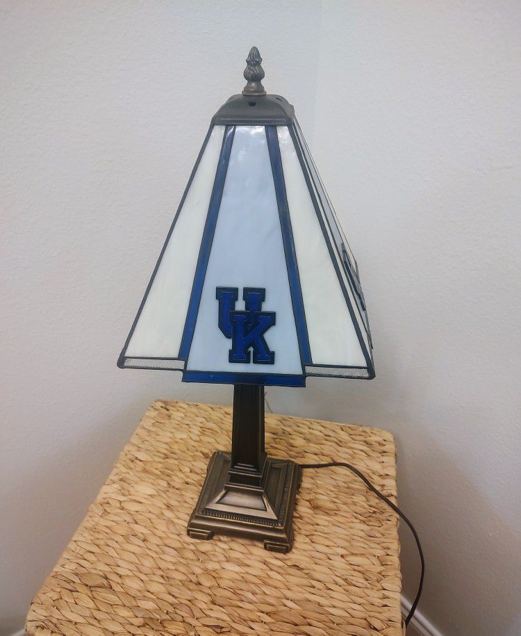 Vintage University Of Kentucky Stain Glassed Licensed Lamp