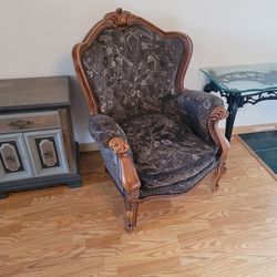 Solid Wood Antique Accent Chair 