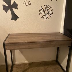 Wooden Desk ! 