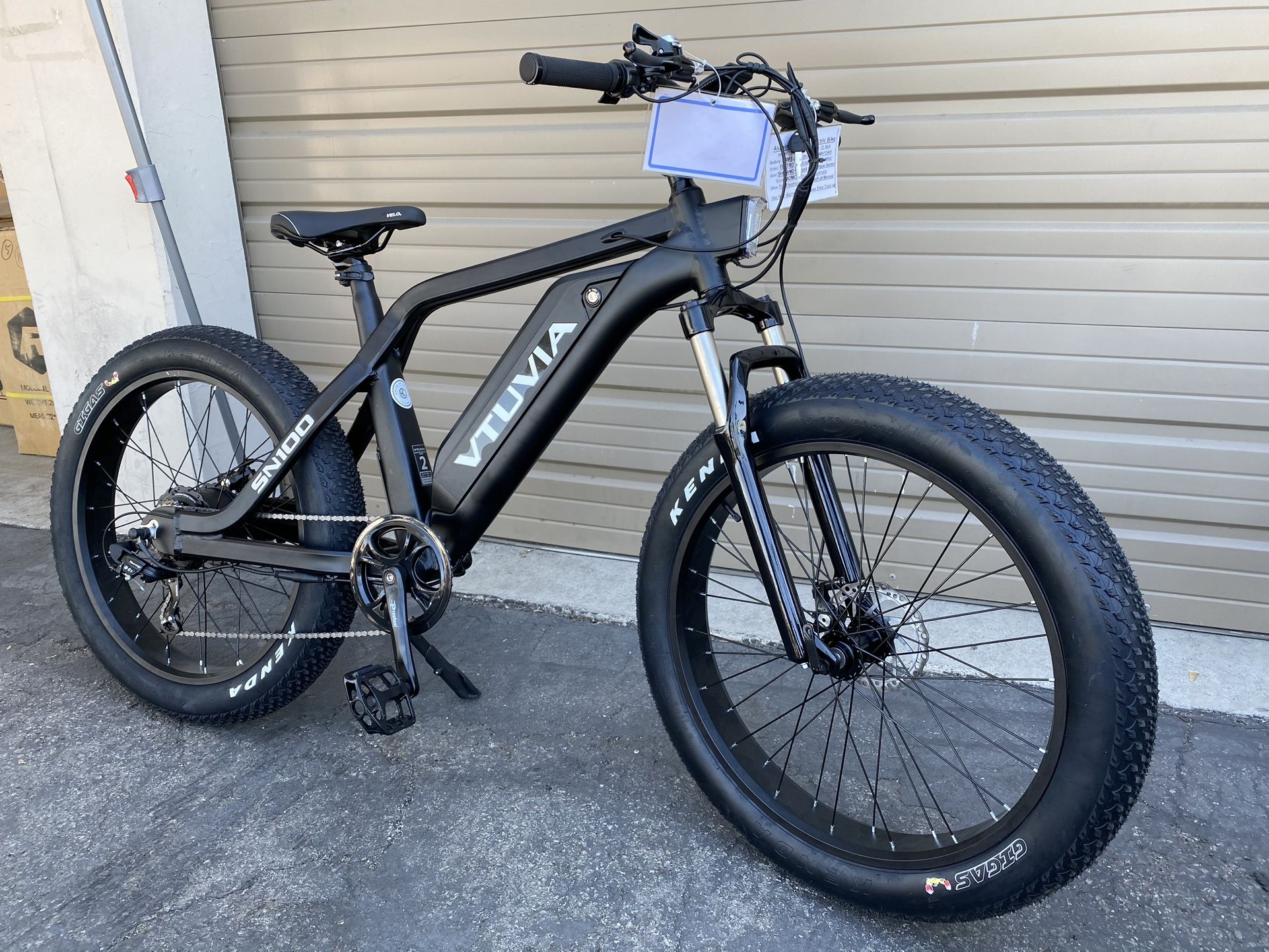 VTUVIA SN100 - Fat Tire Aluminum 26" Electric Bike In Black - Brand New