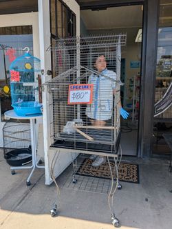 $80  bird Cage 