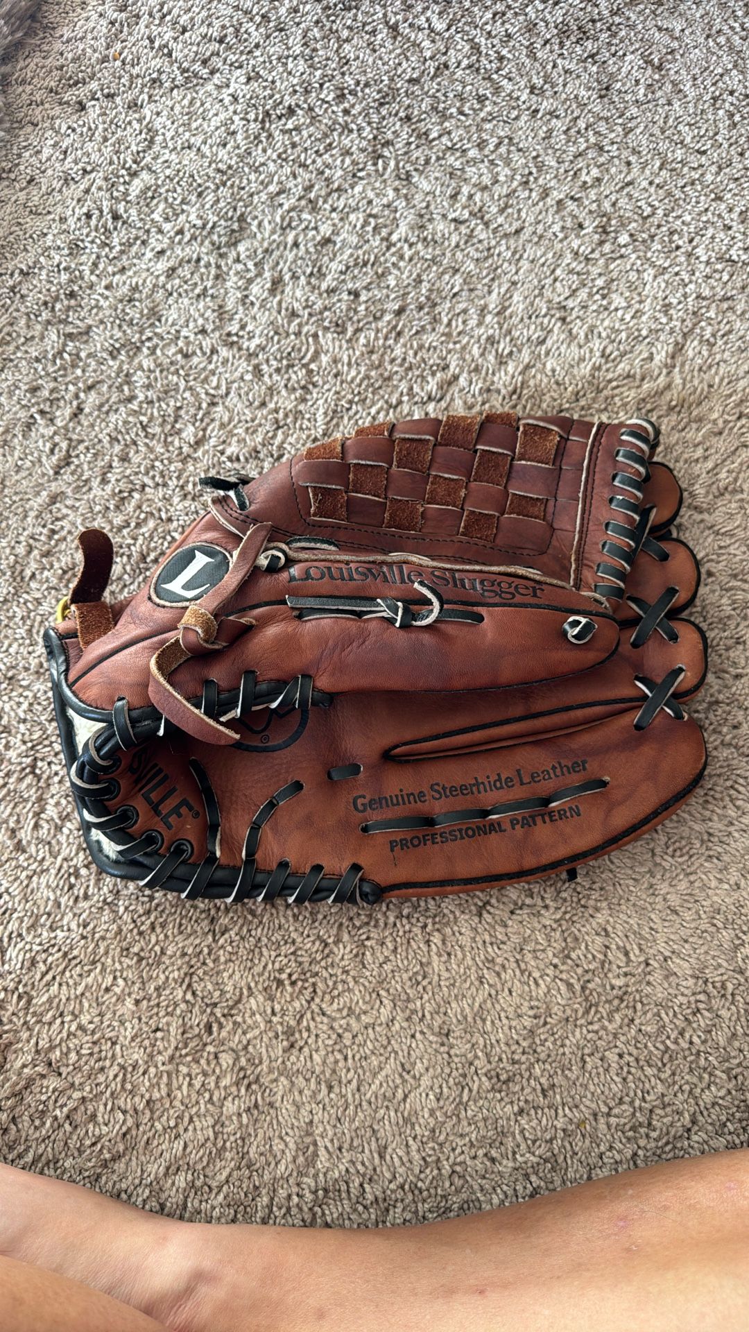 Louisville Slugger TPS 1300 S 13 Inch New Glove Mitt